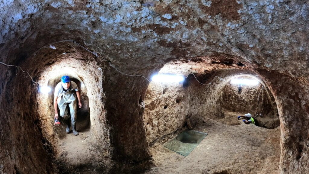 Cidade subterrânea antiga gigantesca é descoberta na Turquia