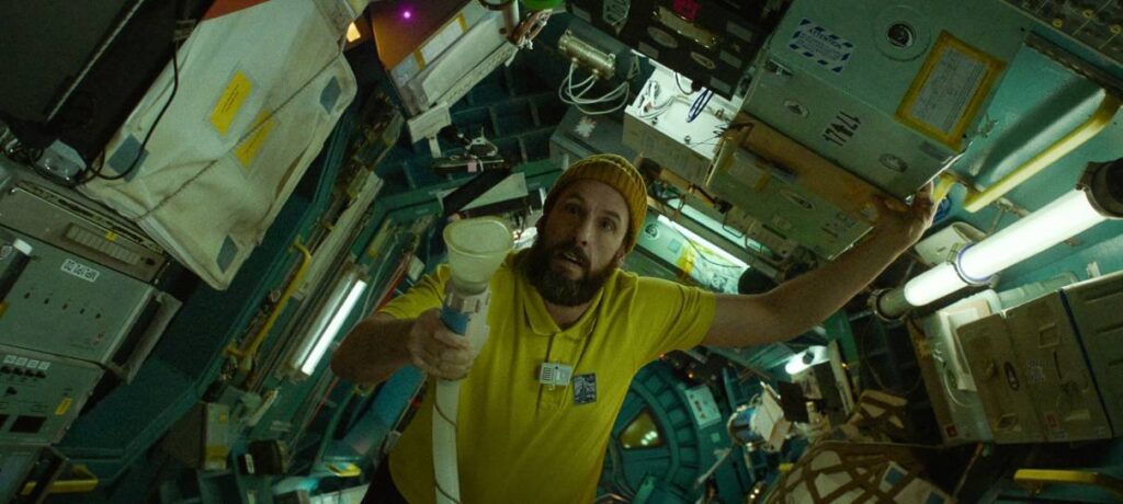 Adam Sandler vive drama espacial em trailer de O Astronauta