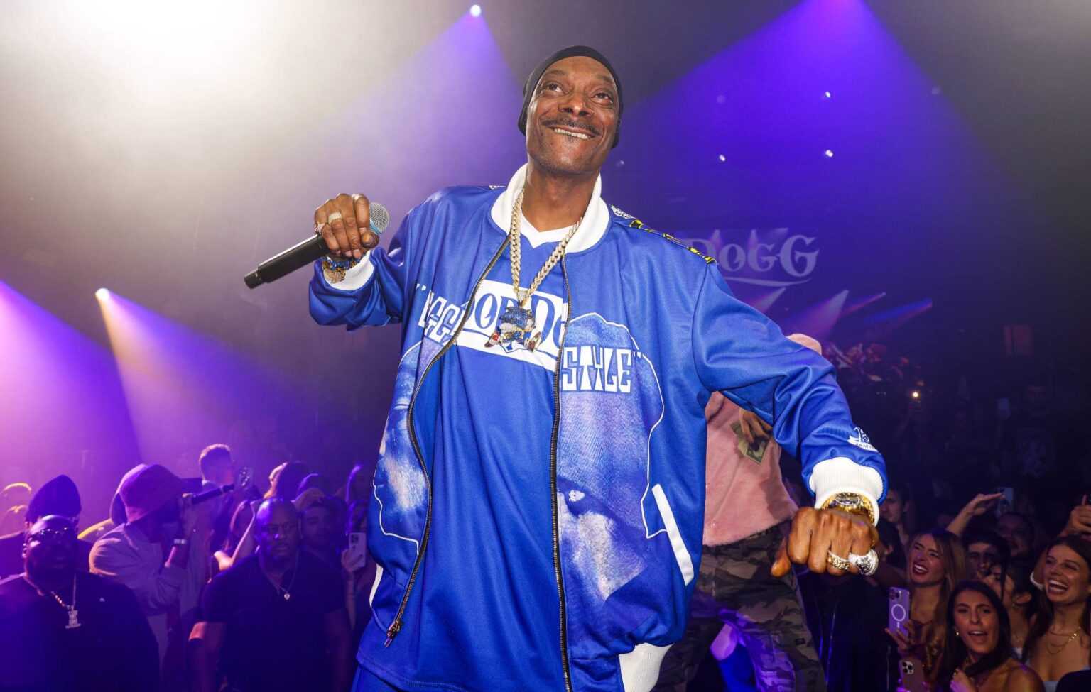 CEO demitido depois que a campanha viral de Snoop Dogg "deixando de fumar" "não levou ao aumento de vendas planejado" para a marca