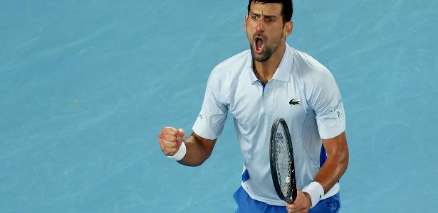 Djokovic passa aperto com adolescente, mas supera estreia em Melbourne