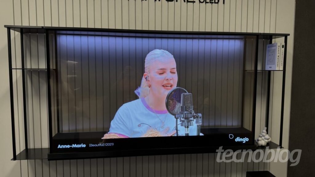 Exemplo de imagem da TV Transparente OLED T da LG