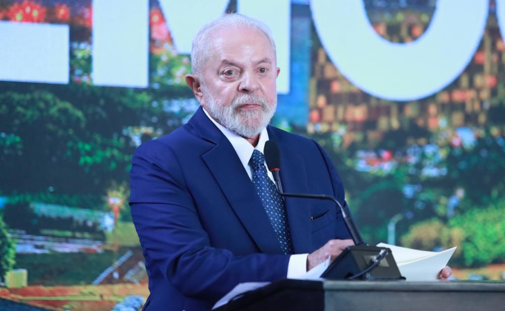Lula diz que vai lançar menos programas e que economia vai crescer mais do que o previsto
