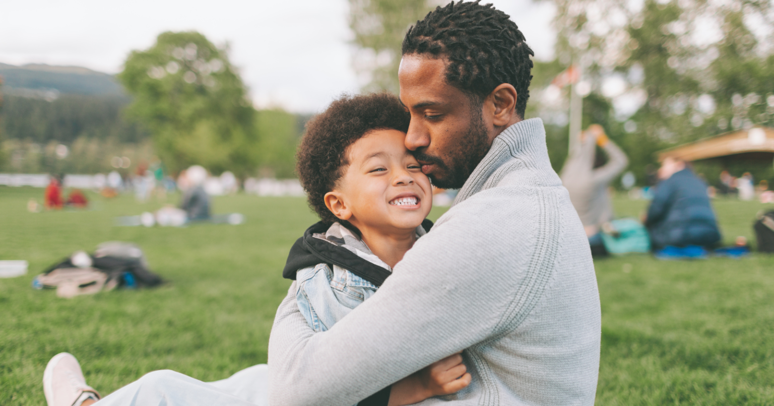10 sinais de que um homem será um bom pai, segundo a psicologia