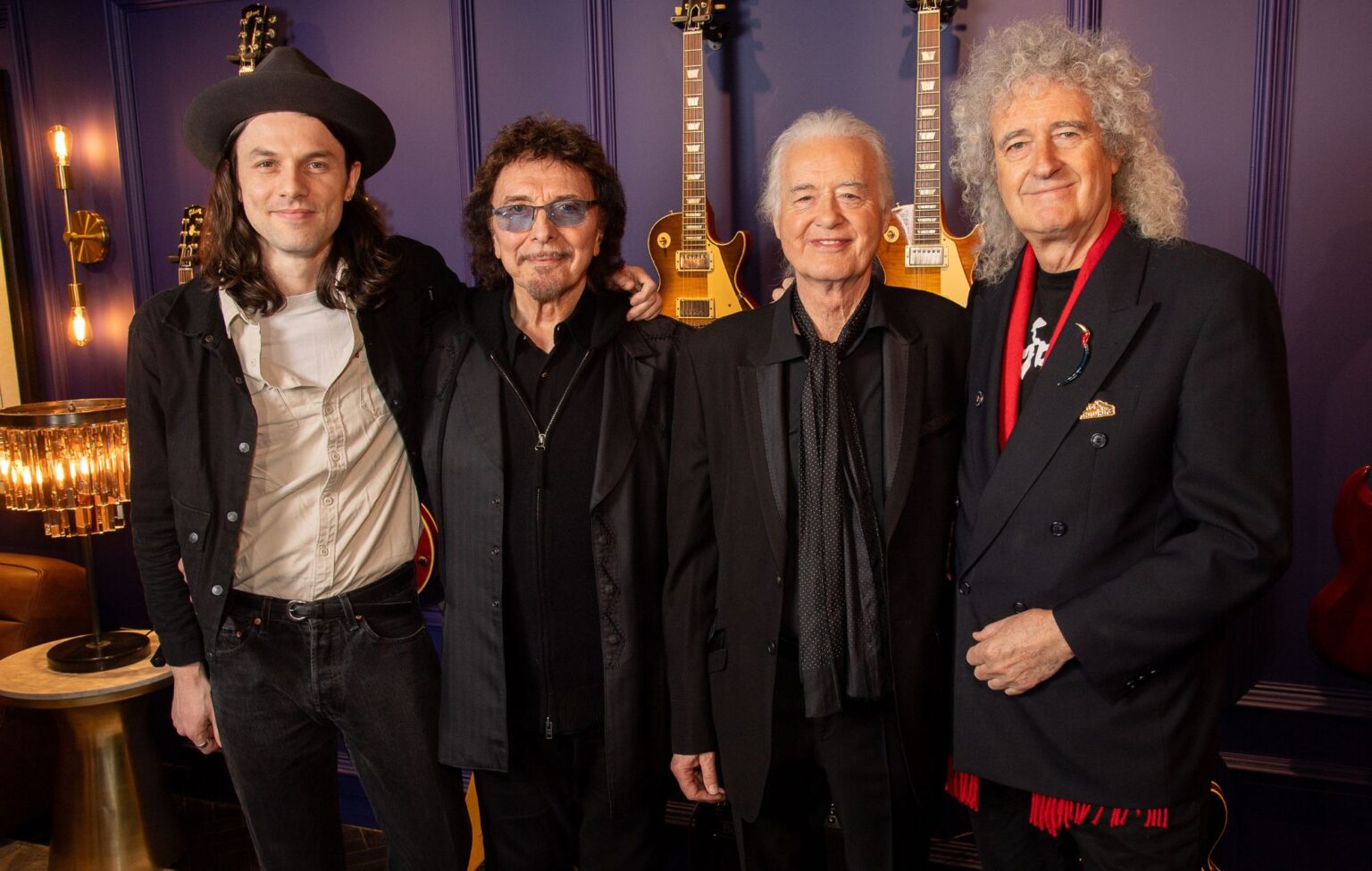 Brian May e Tony Iommi juntam-se a Jimmy Page para lançar Gibson Garage London
