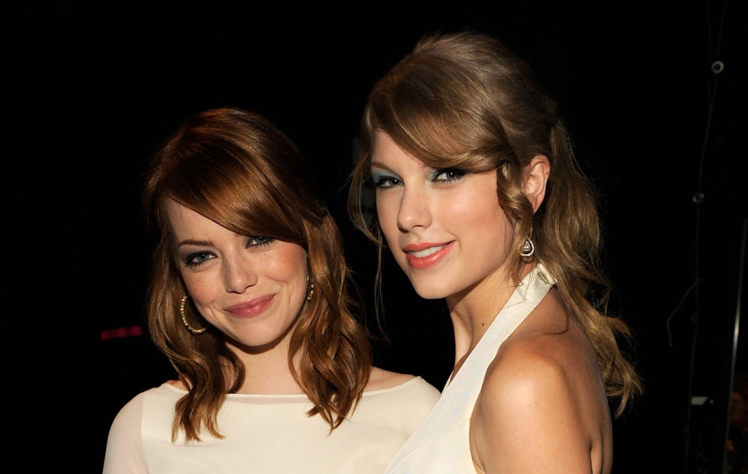 Emma Stone diz que nunca mais fará uma piada sobre Taylor Swift após reação dos fãs