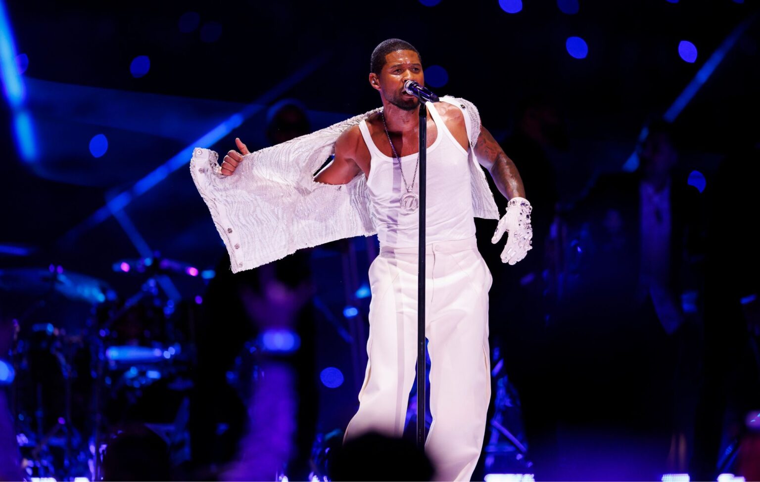 Usher adiciona mais duas datas em Londres à turnê europeia de 2025