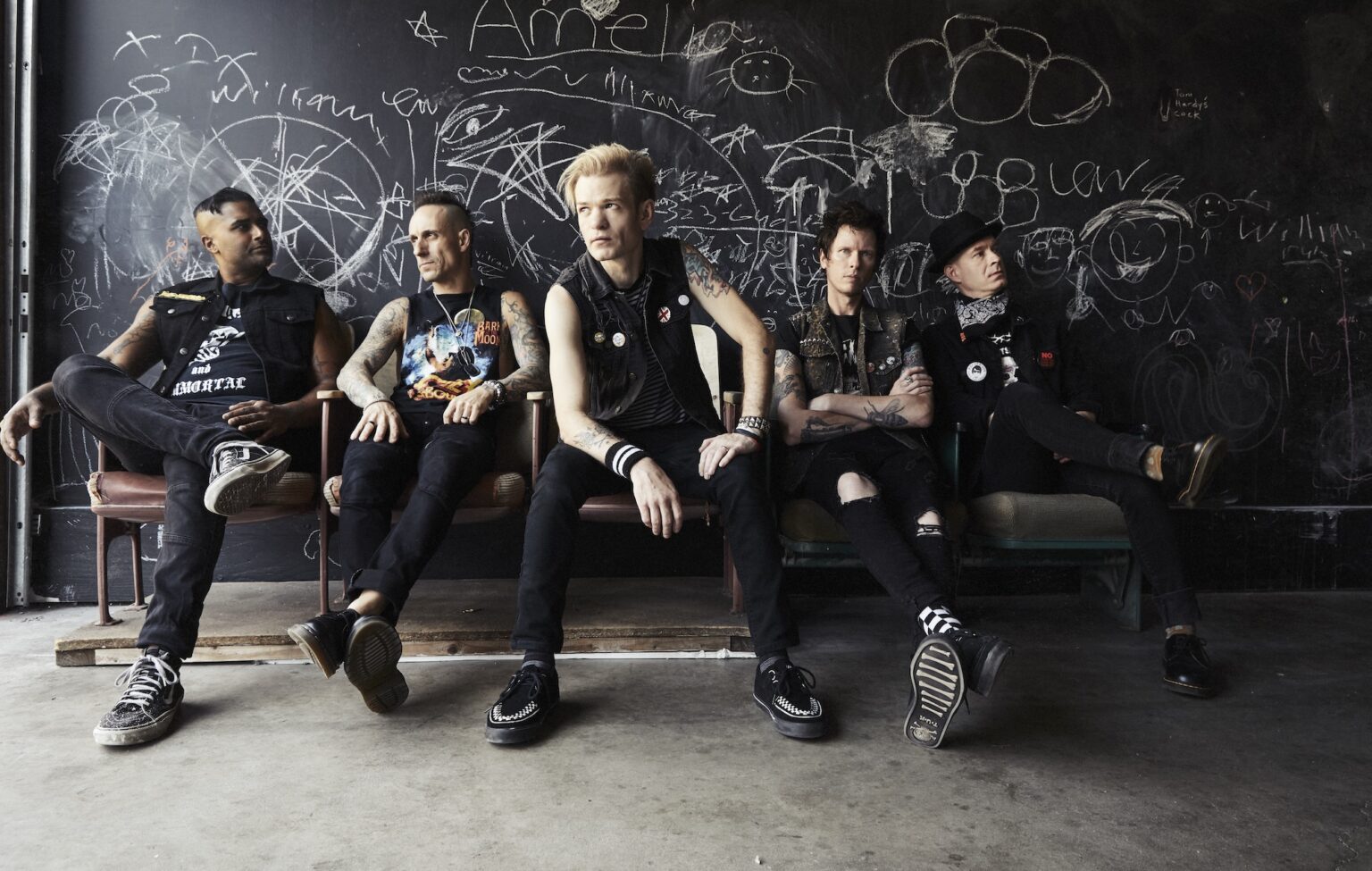 Sum 41 - Crítica de 'Heaven :x: Hell': veteranos do pop-punk se retiram de cabeça erguida