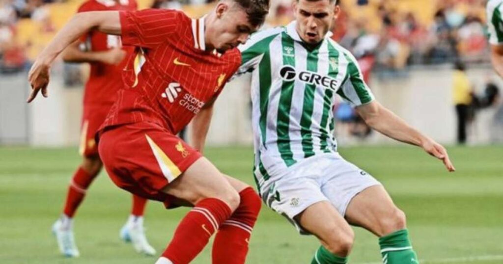 Na estreia de Arne Slot, Liverpool vence amistoso contra o Betis