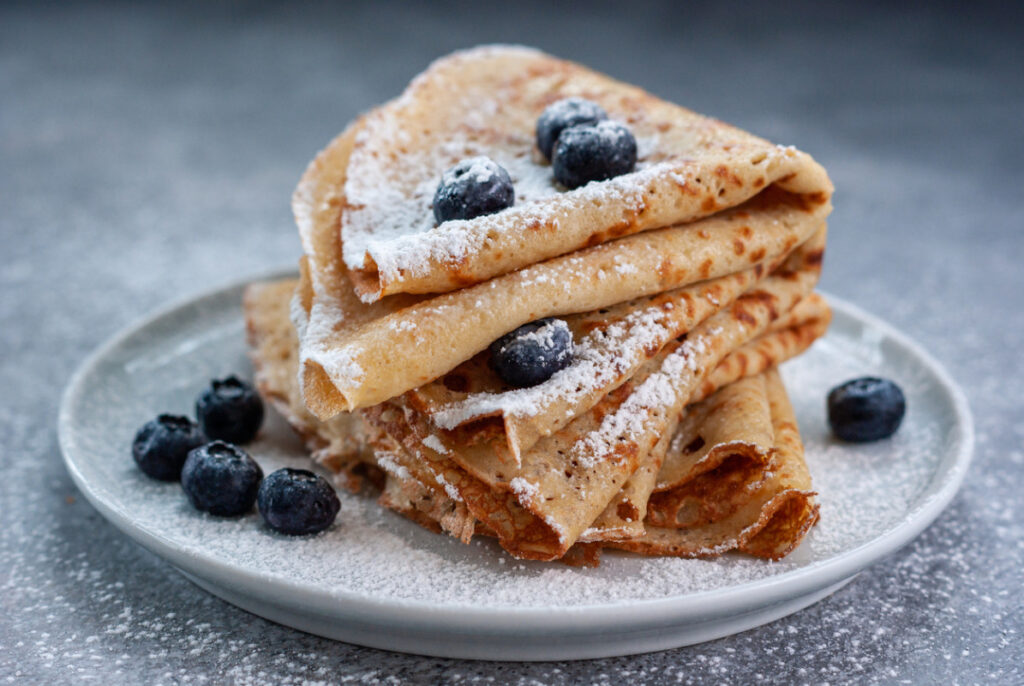 Como fazer crepes perfeitos, segundo Jacques Pépin (e sua mãe)